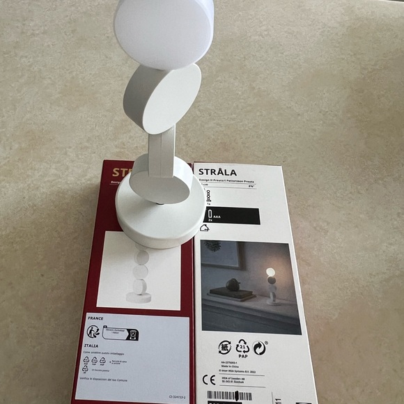 IKEA White STRÅLA Table Lamp - Picture 1 of 2